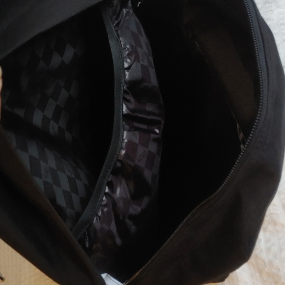 New 🌸HP🌸VANS Classic Black And White Old skool  Backpack 16½" L x 12¾" W x 4… - Picture 11 of 12